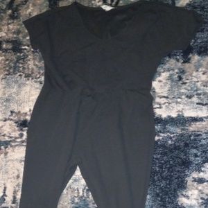 XL Black V-neck Short Sleeved/Belted Jumpsuit